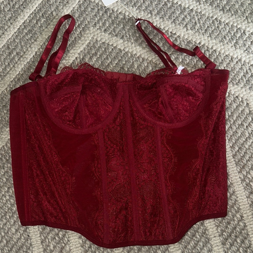Chic Burgundy Lace Bustier